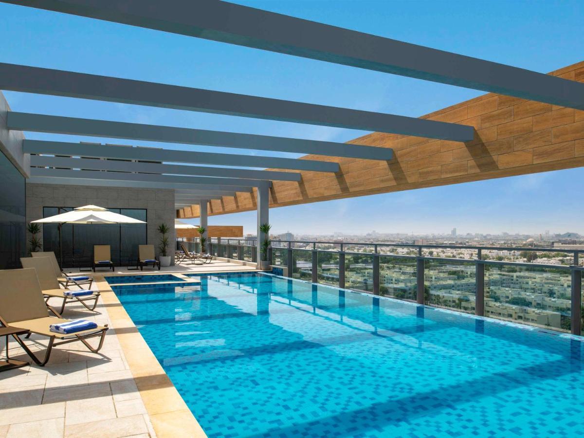 Swissotel Living Jidá Exterior foto Rooftop pool